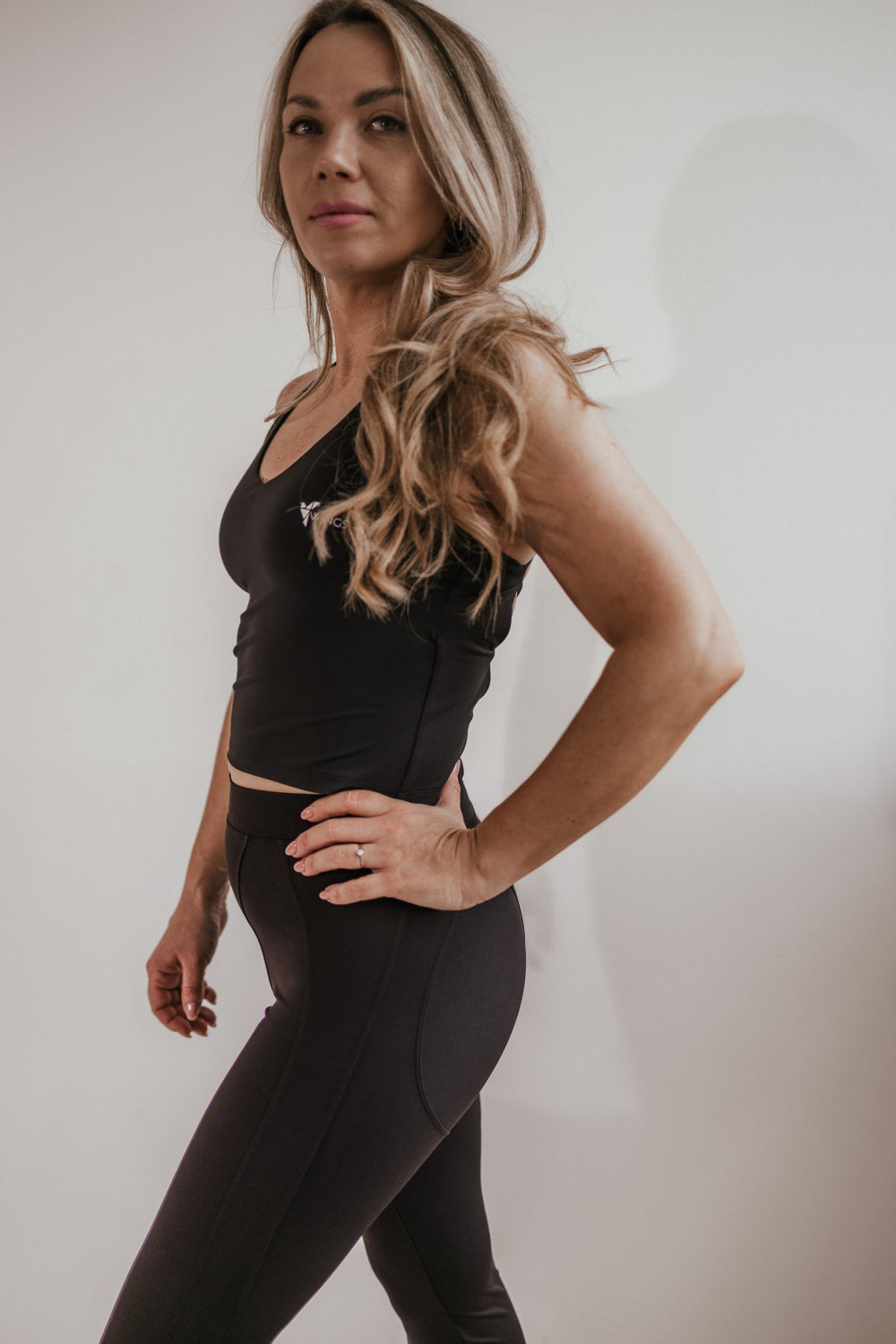 Black Performance High Support Top