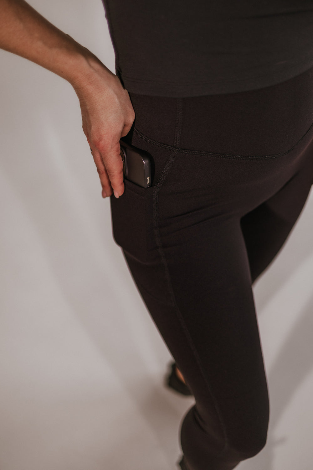 Compression Fit Black Tights With Pockets