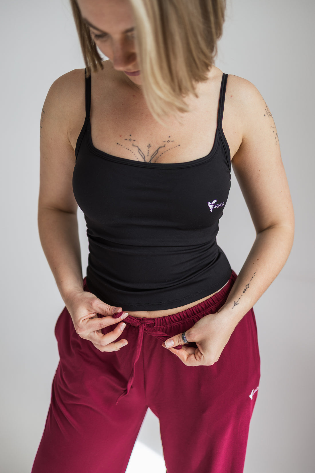 Melns Strap augsta atbalsta tops