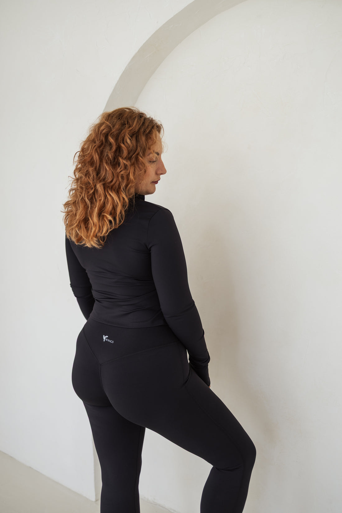 Melna Performance jaka (līdz 3XL)