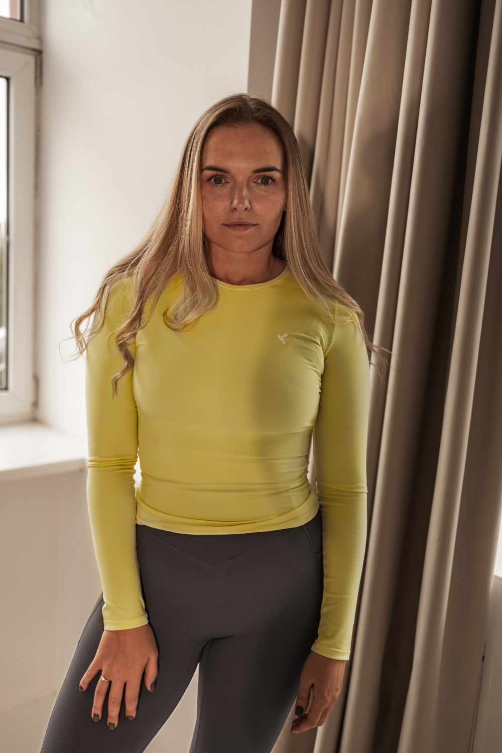 High Stretch Lemon garroku tops