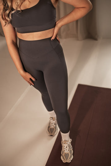 Compression Fit Graphite legingi ar kabatām