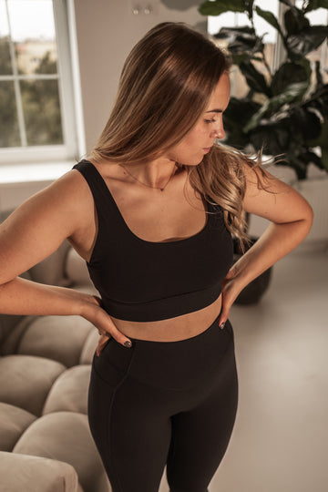 Compression Fit Melns augsta atbalsta krūšturis
