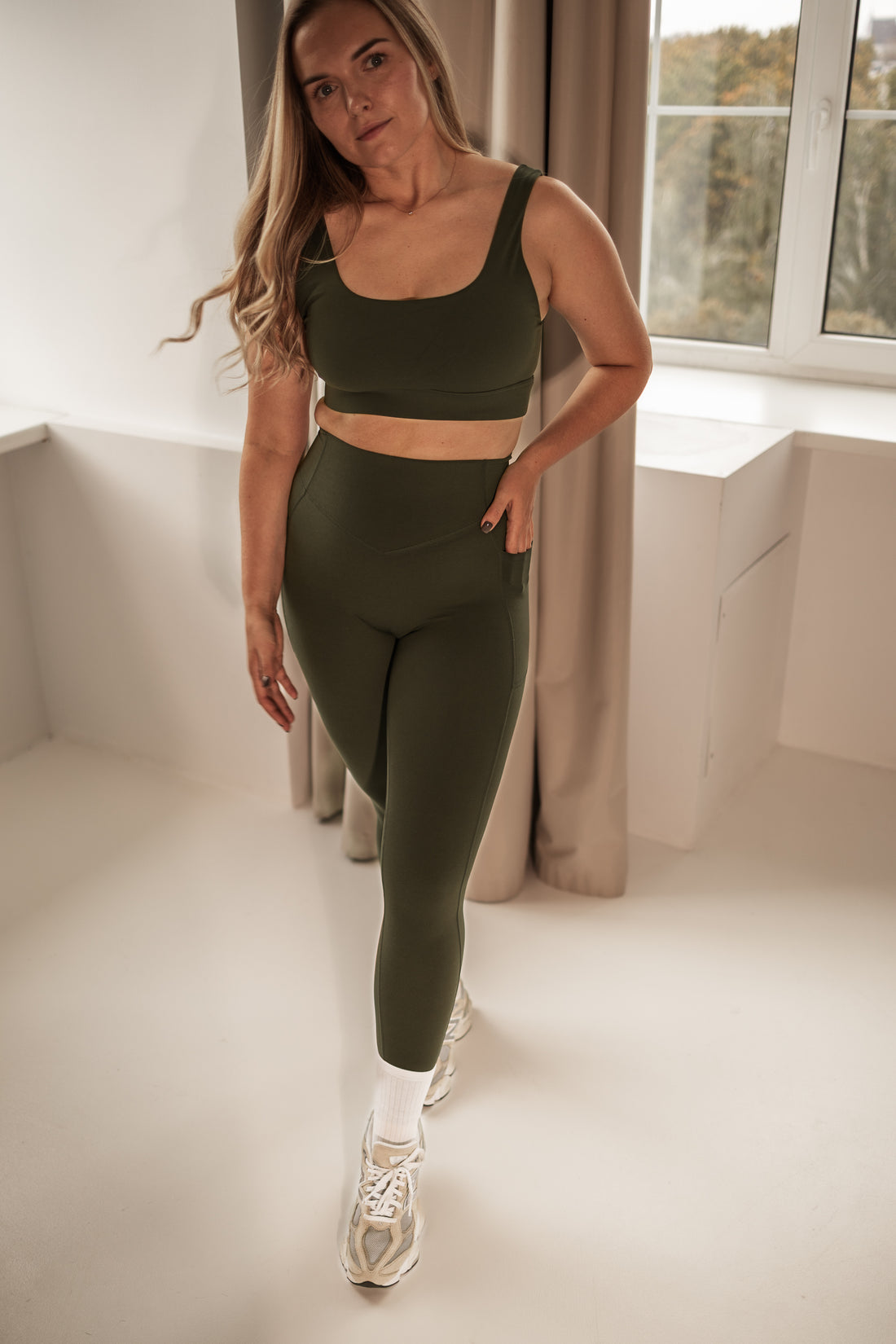 Compression Fit Deep Green legingi ar kabatām
